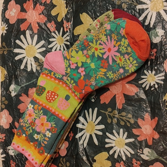 NATURAL LIFE: MUSHROOM FLOWER SOCKS - Picture 10 of 12